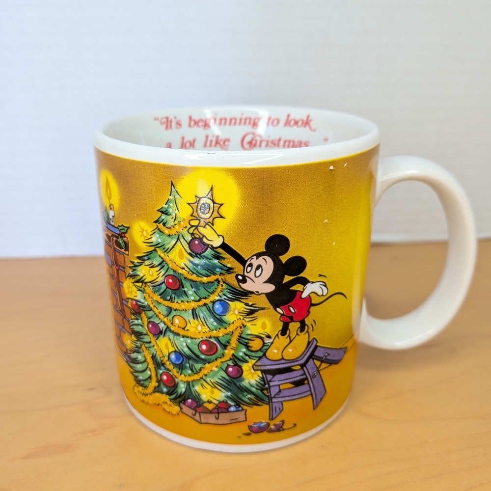 Walt Disney Mug Christmas Coffee Tea Applause Holiday Xmas Mickey Mouse Home